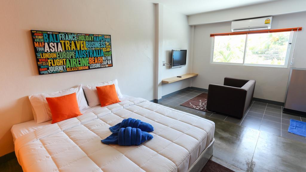 Bangtao Guest House Phuket Exterior photo